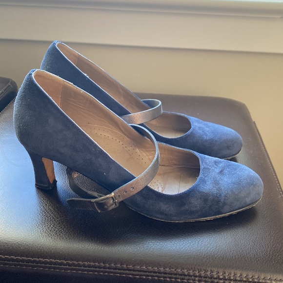 Anyi Lu The Tracy Navy Suede Heels - Picture 4 of 8